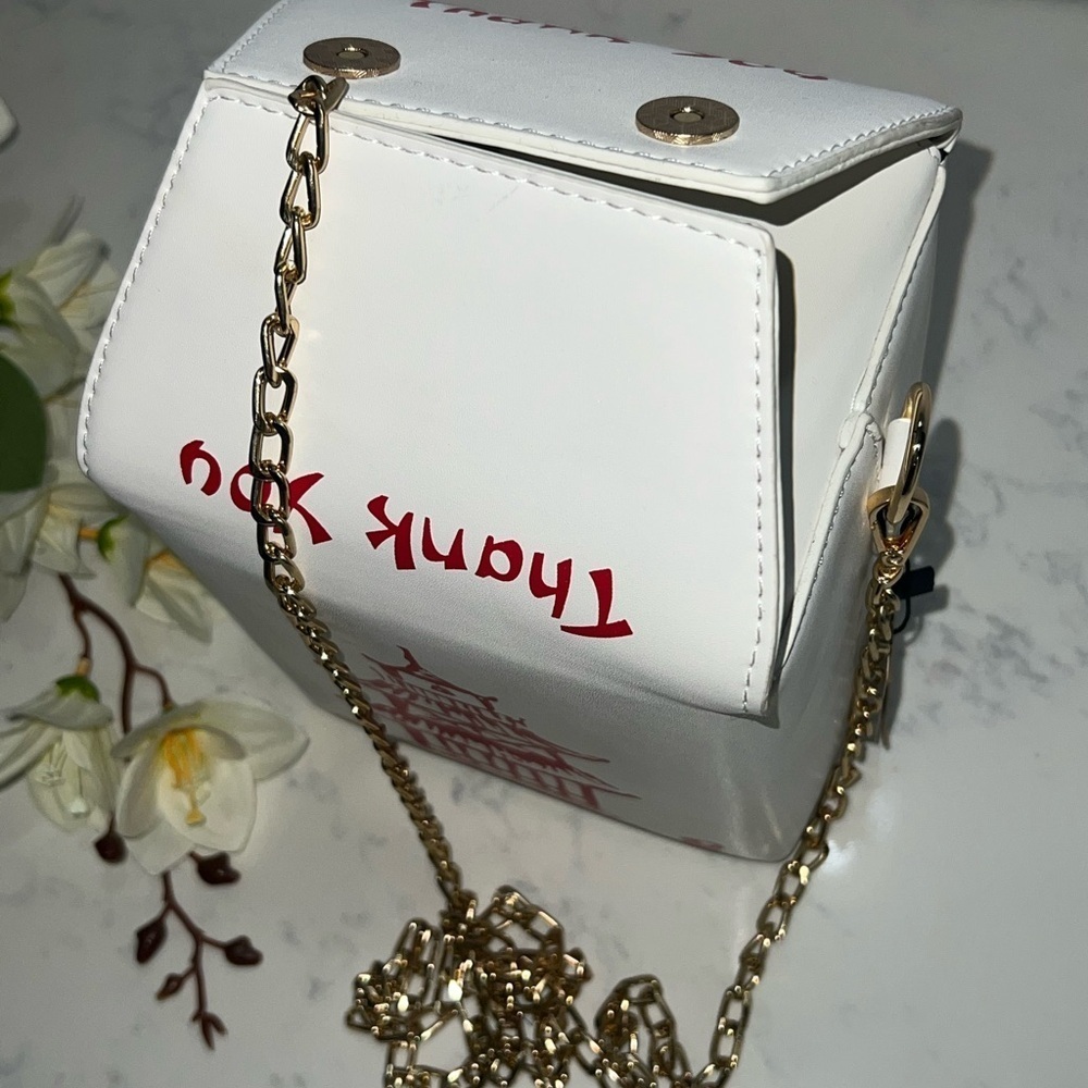 š„”White and Red Graphic Women's Bagš„” - Picture 6 of 10